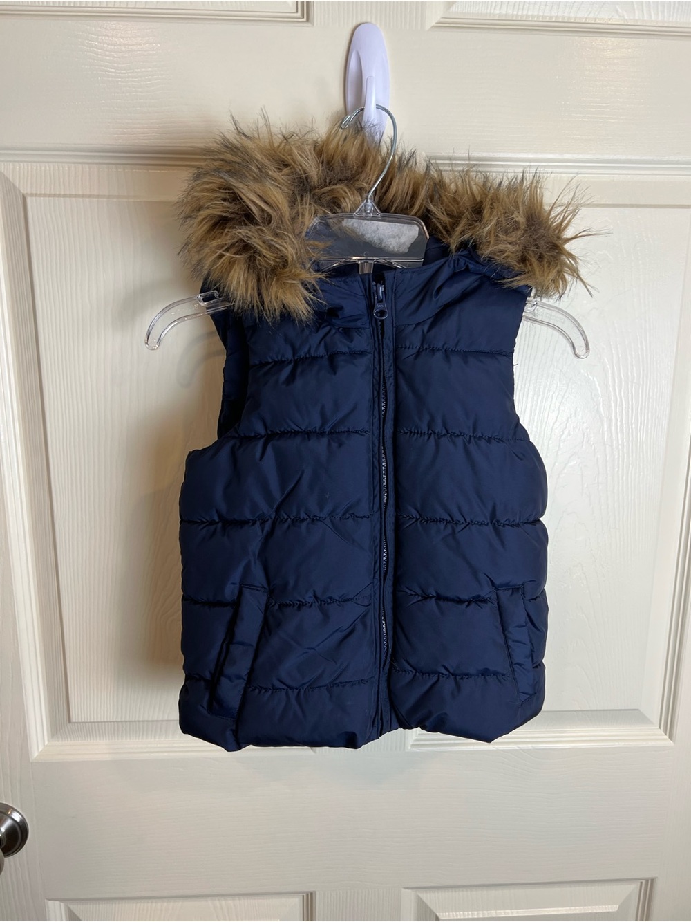 Gap Kids Navy Puffer Vest with removable Faux Fur Hood 5T